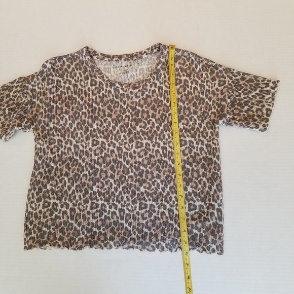 American Eagle Cheetah Top - Picture 3 of 6